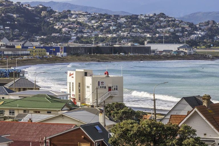 Photo of property in 216c Sutherland Road, Lyall Bay, Wellington, 6022