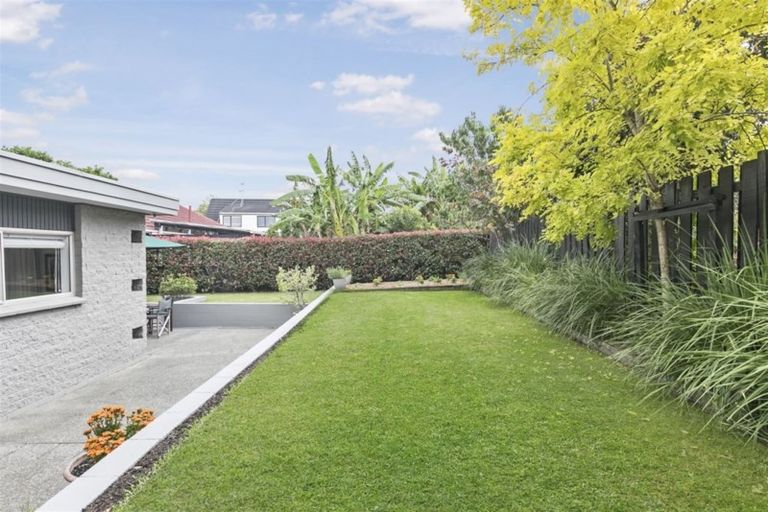 Photo of property in 13 James Evans Drive, Northcote, Auckland, 0627