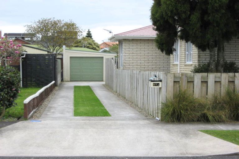 Photo of property in 27 Turakina Street, Merrilands, New Plymouth, 4312