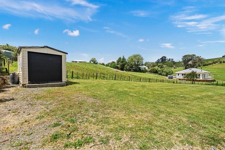 Photo of property in 26 Oxford Street, Whakapirau, 0583