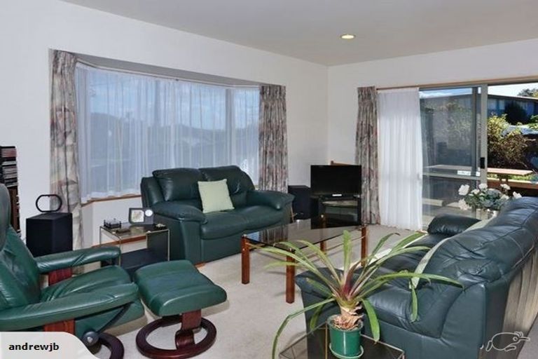 Photo of property in 112 Stanmore Bay Road, Stanmore Bay, Whangaparaoa, 0932