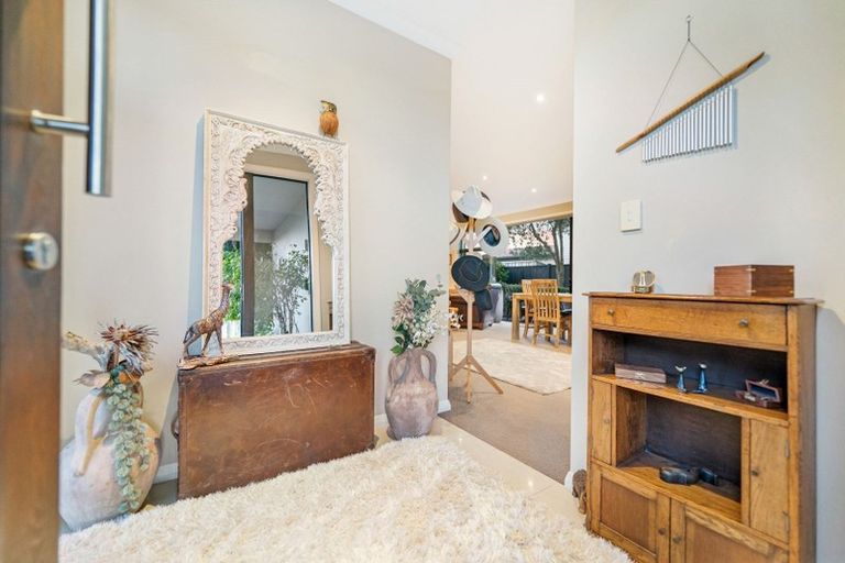 Photo of property in 18 Corsica Way, Karaka, Papakura, 2113