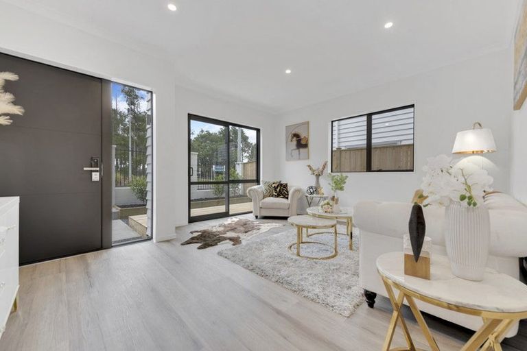 Photo of property in 213b Murphys Road, Flat Bush, Auckland, 2019