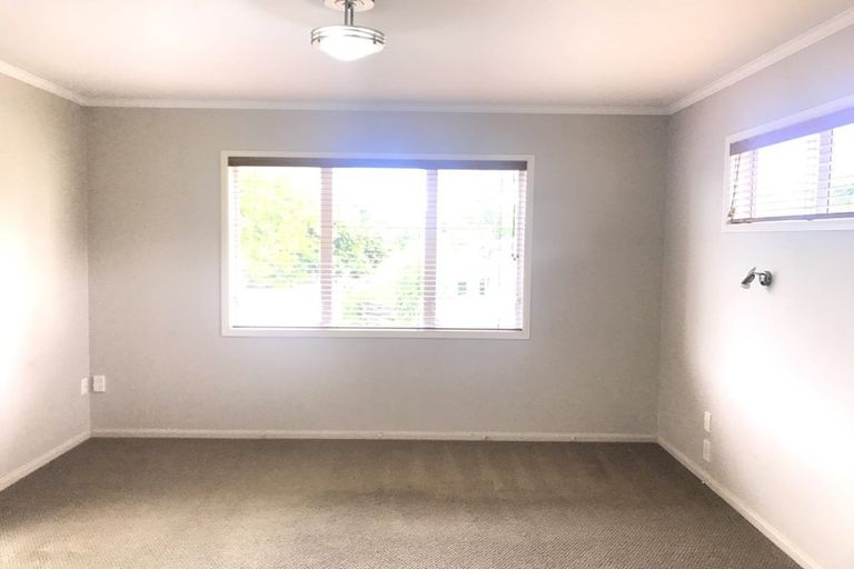 Photo of property in 37 Jaemont Avenue, Te Atatu South, Auckland, 0610