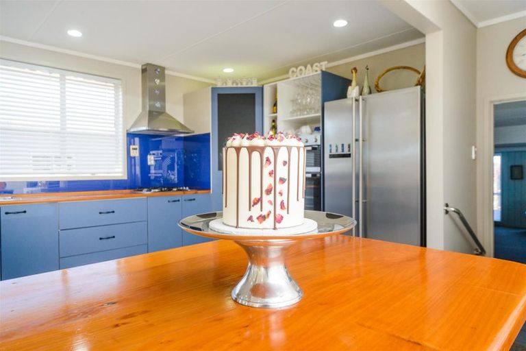 Photo of property in 1946 Parewanui Road, Parewanui, Bulls, 4894