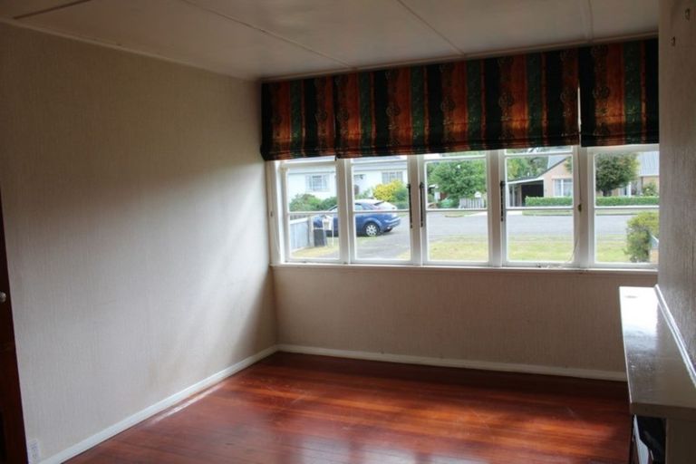 Photo of property in 12 Ranfurly Street, Dannevirke, 4930