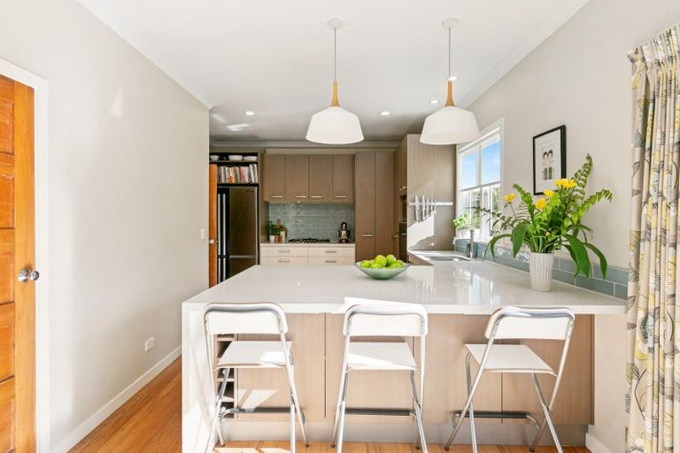 Photo of property in 16 Narbada Crescent, Khandallah, Wellington, 6035