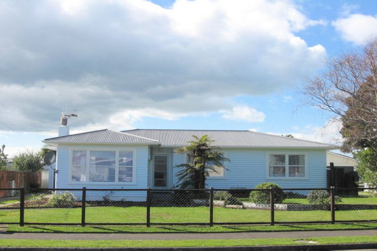Photo of property in 9 Ross Street, Levin, 5510