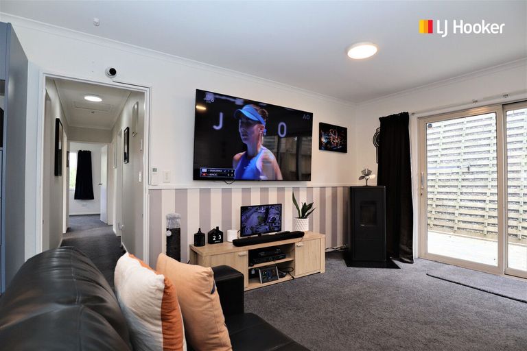 Photo of property in 338 Kaikorai Valley Road, Bradford, Dunedin, 9011