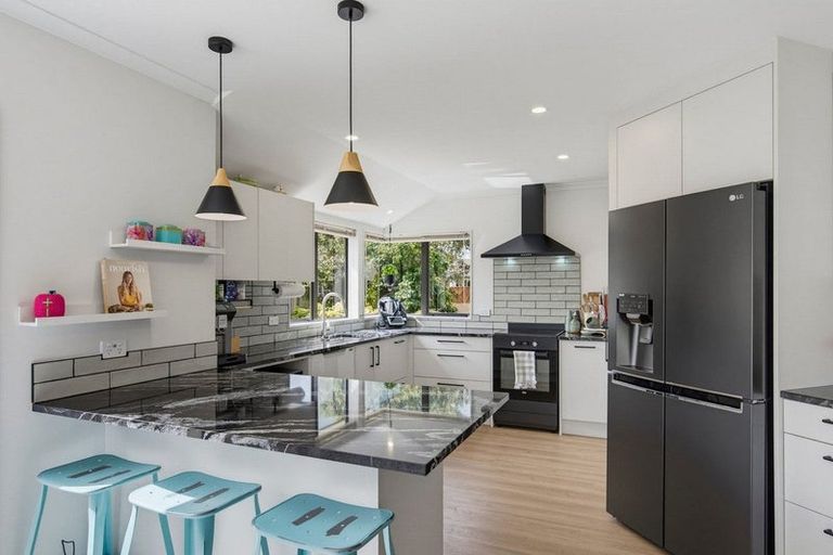 Photo of property in 166 Milne Drive, Paraparaumu, 5032