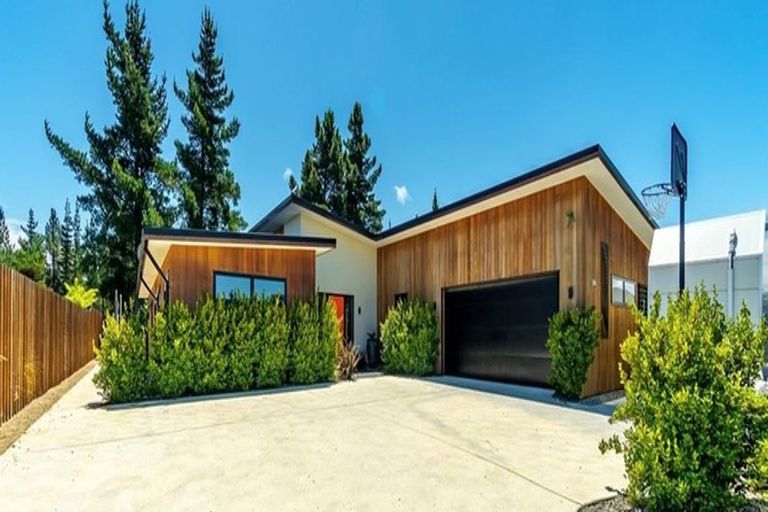 Photo of property in 73 Larch Crescent, Alexandra, 9320