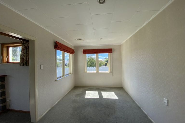 Photo of property in 12 Palmerston Road, Havelock North, 4130
