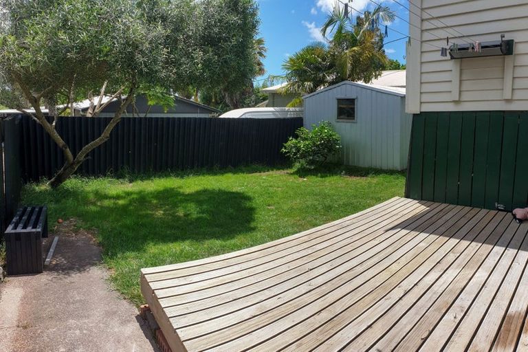 Photo of property in 2/22 Clayburn Road, Glen Eden, Auckland, 0602