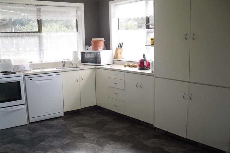 Photo of property in 25 Chartwell Drive, Eltham, 4322