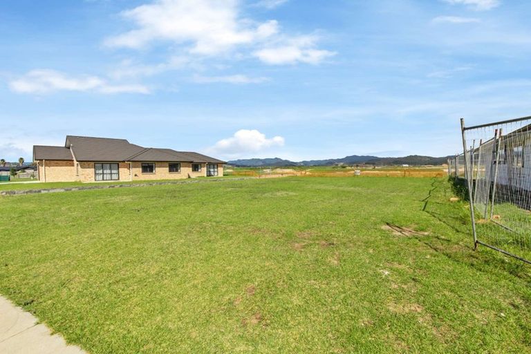 Photo of property in 121 Kupe Drive, Whitianga, 3510
