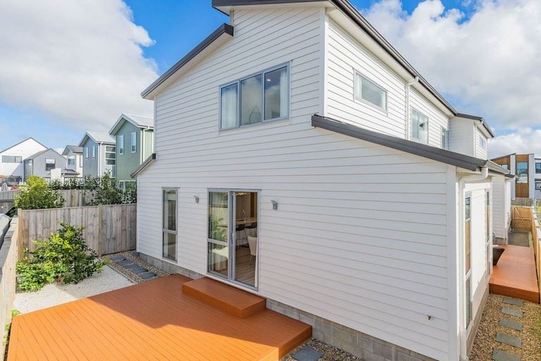 Photo of property in 10 Roa Avenue, Hobsonville, Auckland, 0616