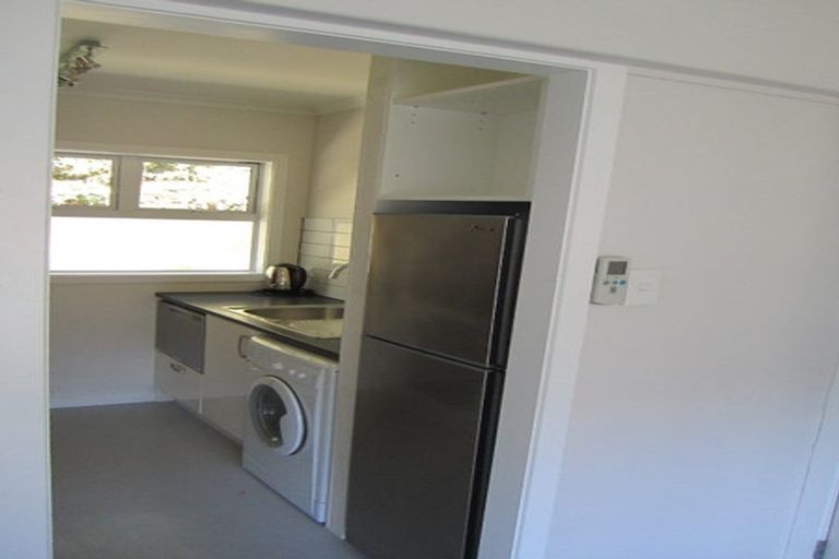 Photo of property in 2/10 Thurleigh Grove, Karori, Wellington, 6012