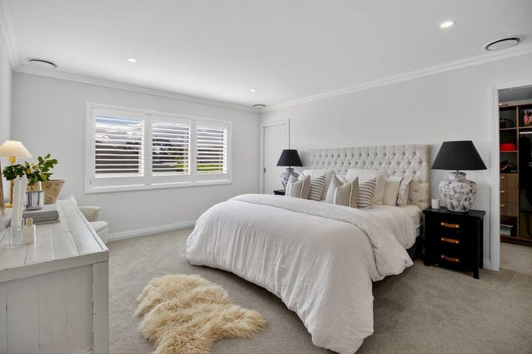 Photo of property in 27 St Michaels Avenue, Point Chevalier, Auckland, 1022