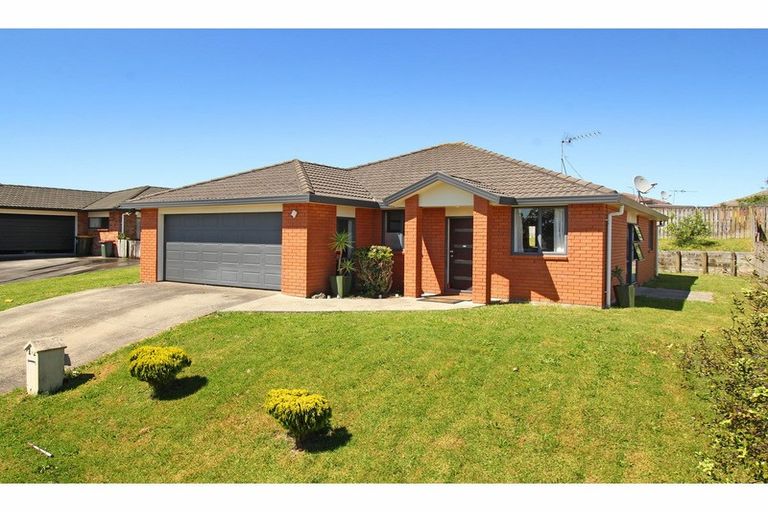 Photo of property in 122 Naylors Drive, Mangere, Auckland, 2022
