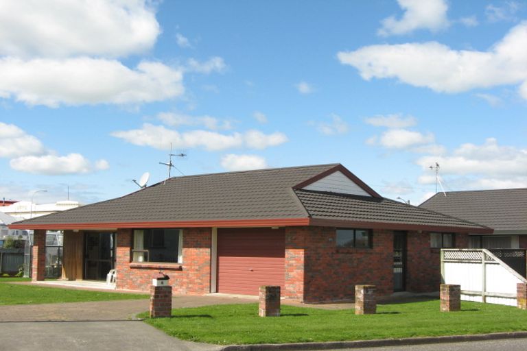 Photo of property in 8 Hammond Street, Bulls, 4818