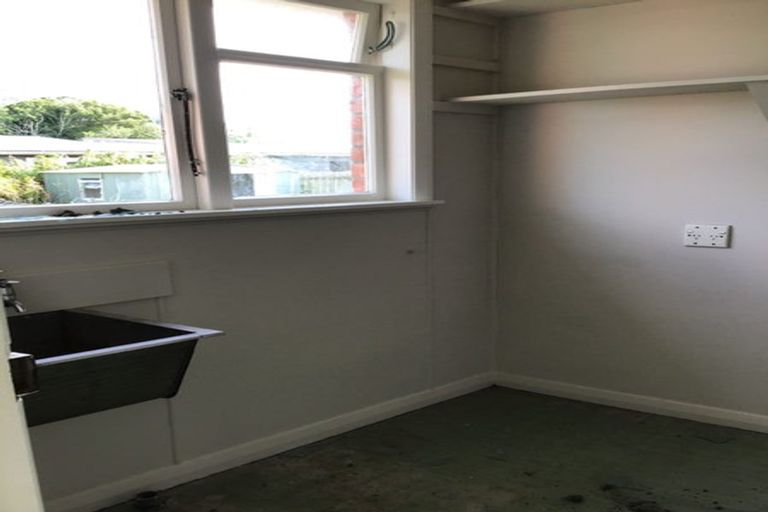 Photo of property in 6 Holland Crescent, Bulls, 4818