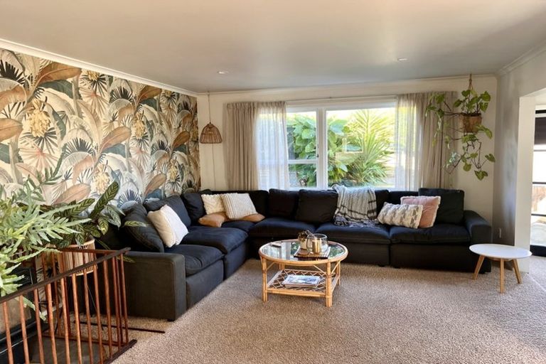 Photo of property in 2 Lindale Grove, Waikanae Beach, Waikanae, 5036