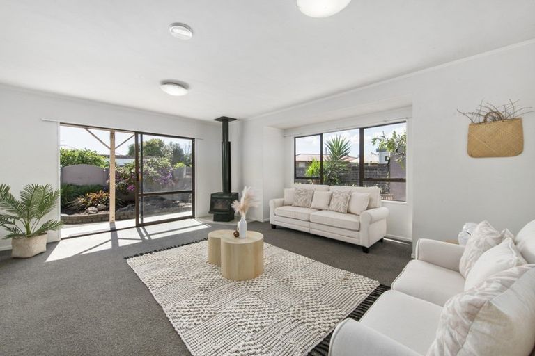 Photo of property in 1 Pandora Place, Welcome Bay, Tauranga, 3112