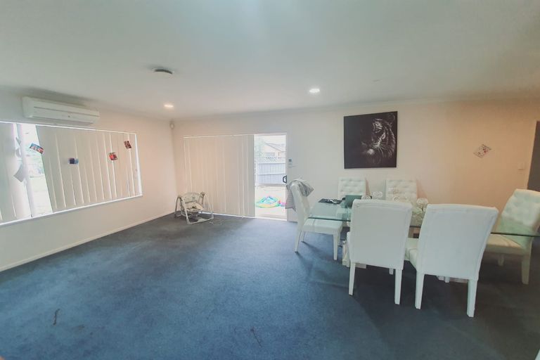 Photo of property in 15 Stellata Court, Randwick Park, Auckland, 2105