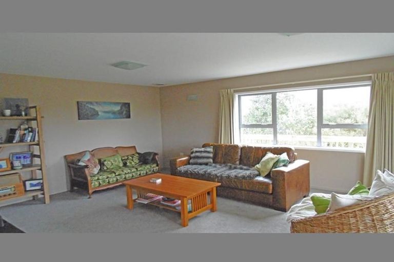 Photo of property in 59 Arrowsmith Road, Waitakere, Henderson, 0782