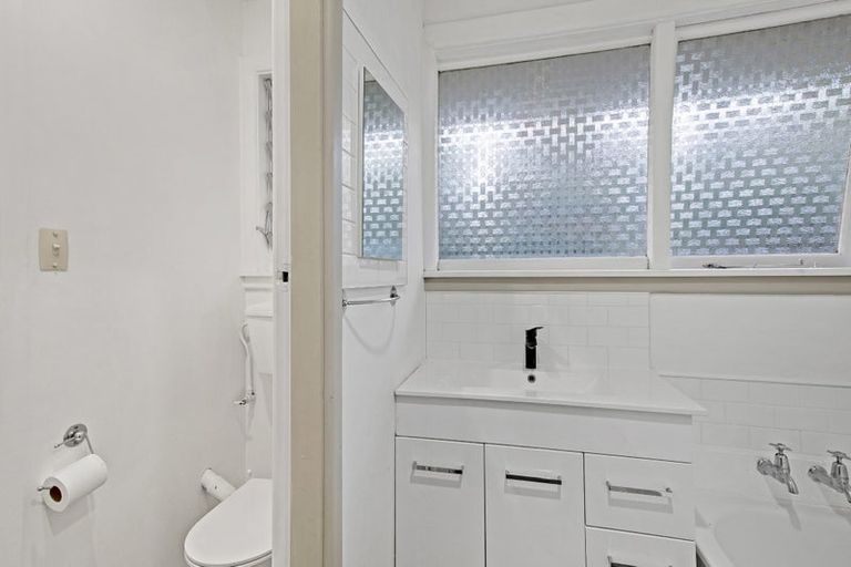 Photo of property in 19 Kathleen Crescent, Hornby, Christchurch, 8042