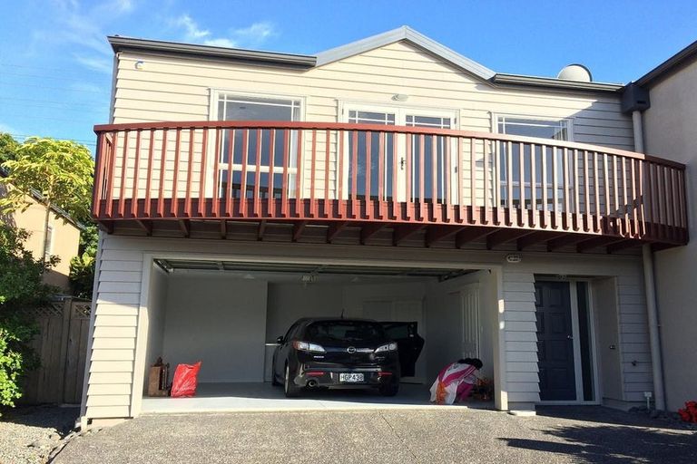 Photo of property in 147a Hobsonville Road, West Harbour, Auckland, 0618