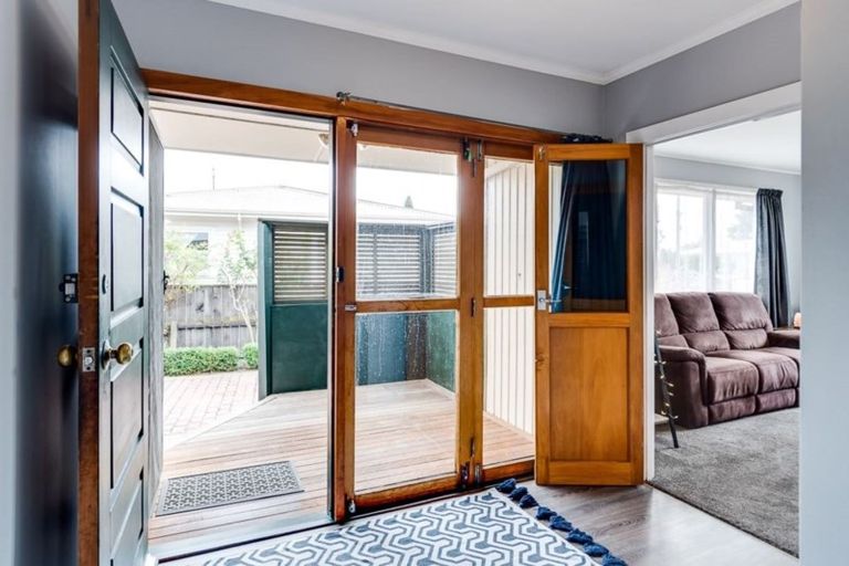 Photo of property in 221 Tudor Avenue, Mayfair, Hastings, 4122