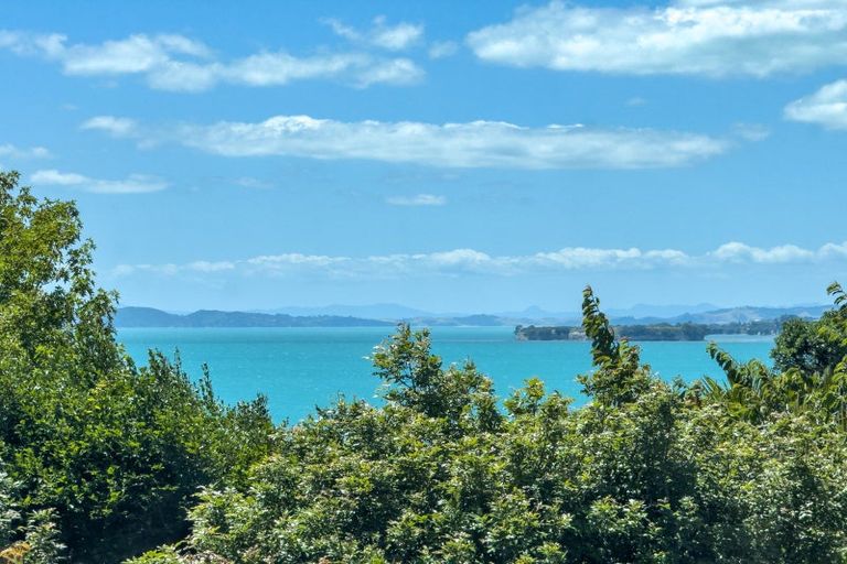 Photo of property in 8 Page Point, Mellons Bay, Auckland, 2014