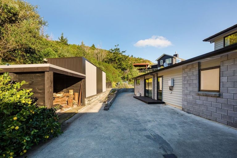 Photo of property in 15 Glenorchy Way, Aotea, Porirua, 5024