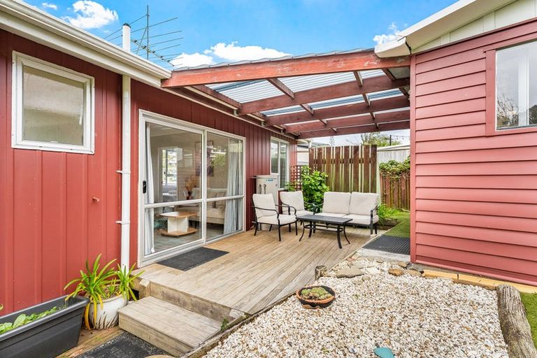 Photo of property in 4 Beverley Road, Stanmore Bay, Whangaparaoa, 0932