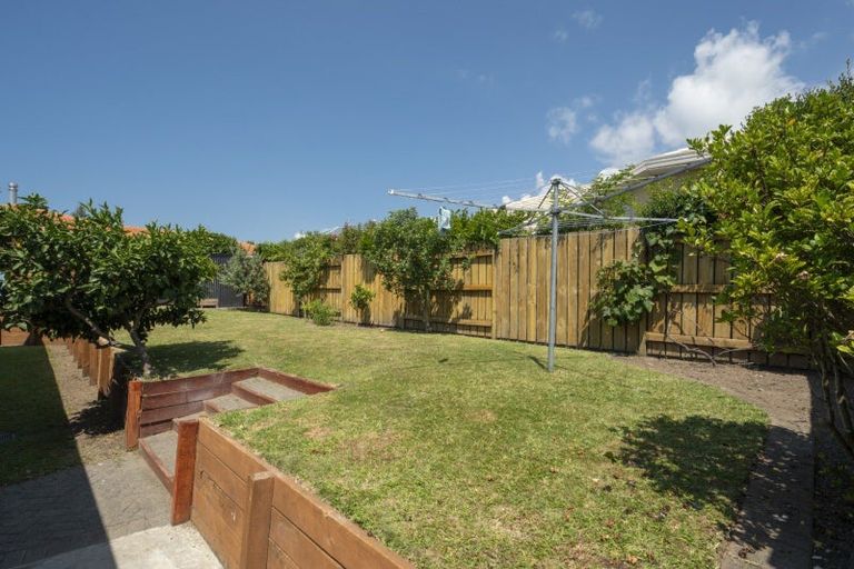 Photo of property in 14 Meadowviews Drive, Welcome Bay, Tauranga, 3112