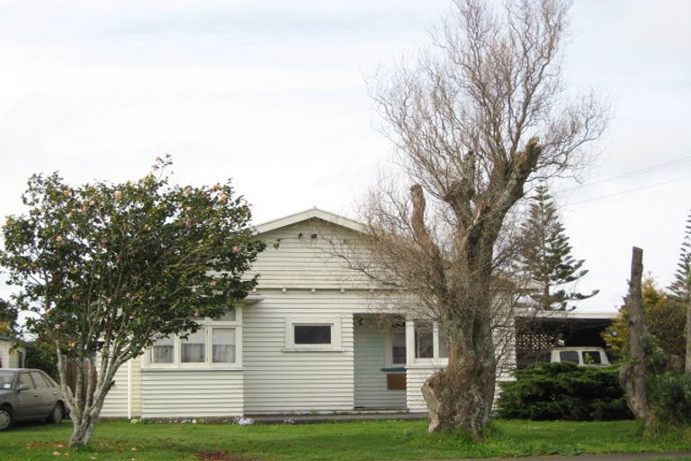 Photo of property in 76 Domett Street, Waitara, 4320