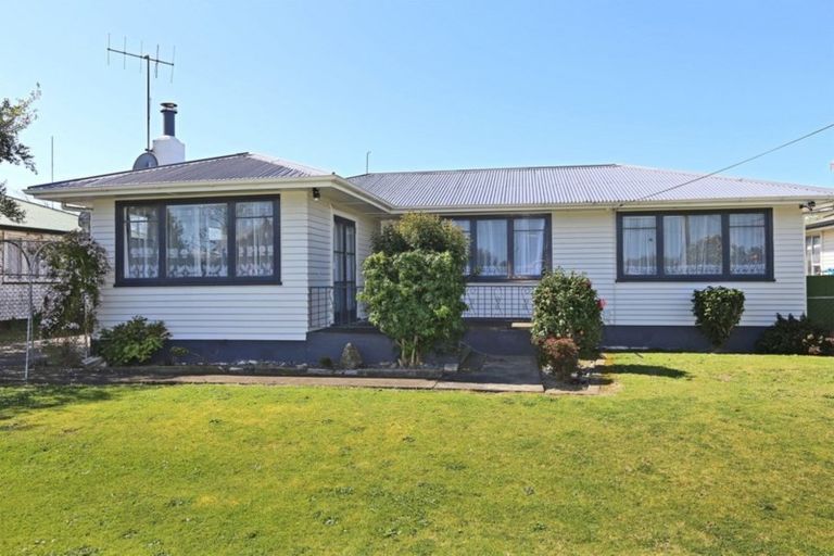 Photo of property in 112 Warwick Road, Mayfair, Hastings, 4122