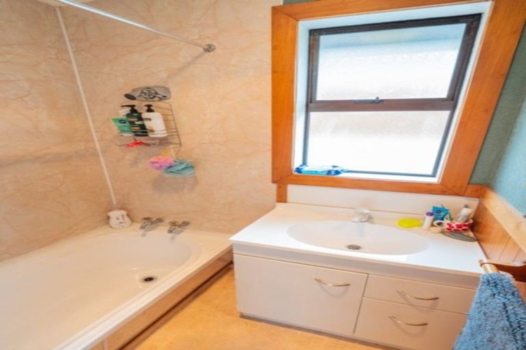 Photo of property in 12 Thomson Street, Green Island, Dunedin, 9018