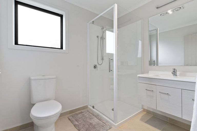 Photo of property in 42 Feist Street, Carterton, 5713