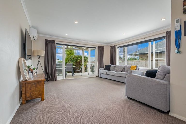 Photo of property in 1 Weber Place, Roslyn, Palmerston North, 4414