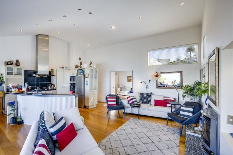 Photo of property in 130a Priestley Terrace, Bluff Hill, Napier, 4110