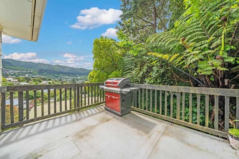 Photo of property in 19g Mahoe Street, Tawa, Wellington, 5028