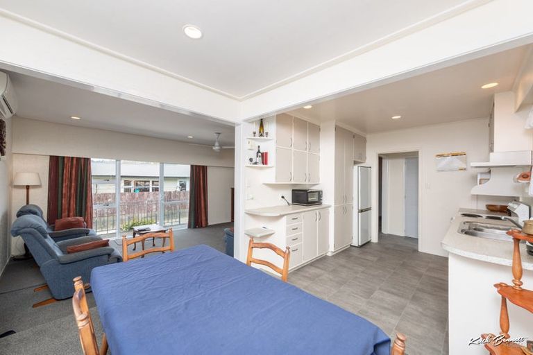 Photo of property in 3 Lowry Crescent, Stokes Valley, Lower Hutt, 5019