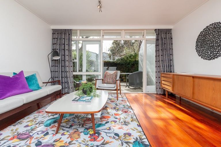 Photo of property in 2/55a Hepburn Street, Freemans Bay, Auckland, 1011