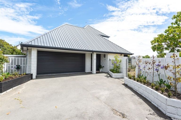 Photo of property in 5 Chilwell Place, Halswell, Christchurch, 8025