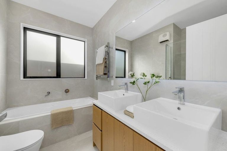 Photo of property in 35 Kaitiaki Drive, Clarks Beach, 2122