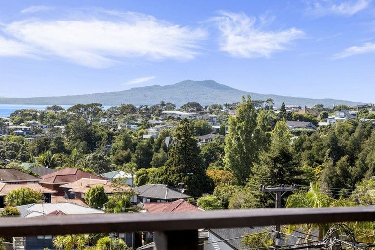 Photo of property in 1/35 Channel View Road, Campbells Bay, Auckland, 0630