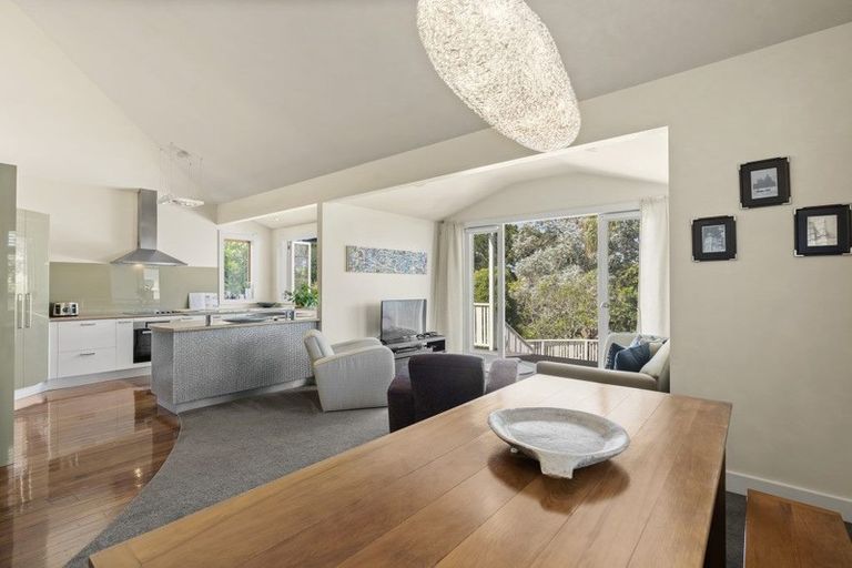 Photo of property in 52 Westmere Crescent, Westmere, Auckland, 1022