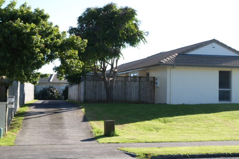 Photo of property in 2/33 Millhouse Drive, Northpark, Auckland, 2013